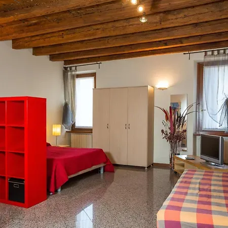 Dimora Scrimiari With 3 Sleeps Apartment Verona